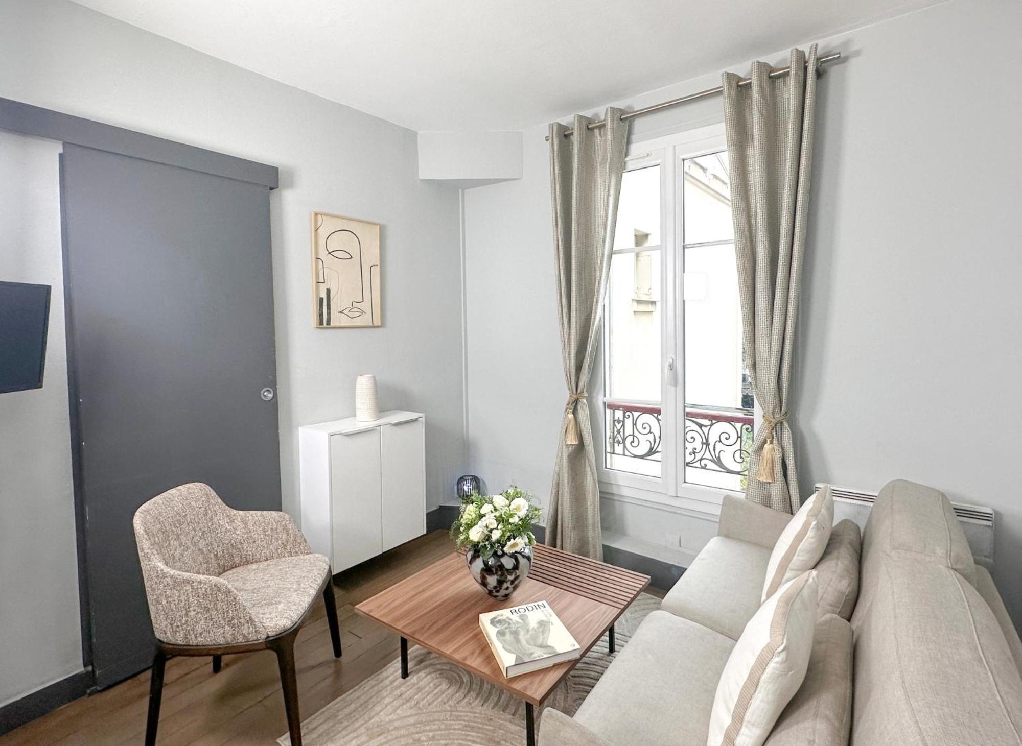 Stunning Apartment Near Eiffel Tower Paris Exterior photo