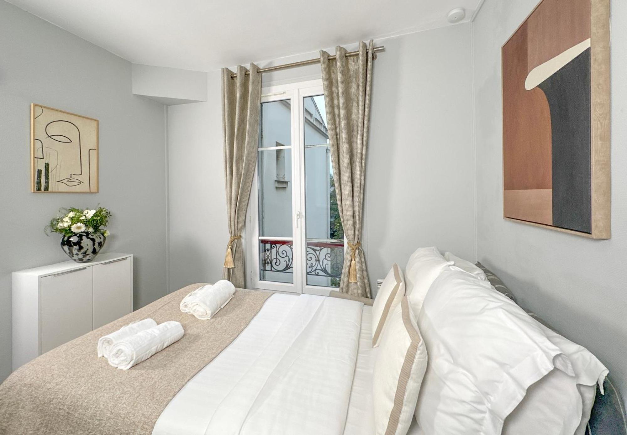 Stunning Apartment Near Eiffel Tower Paris Exterior photo