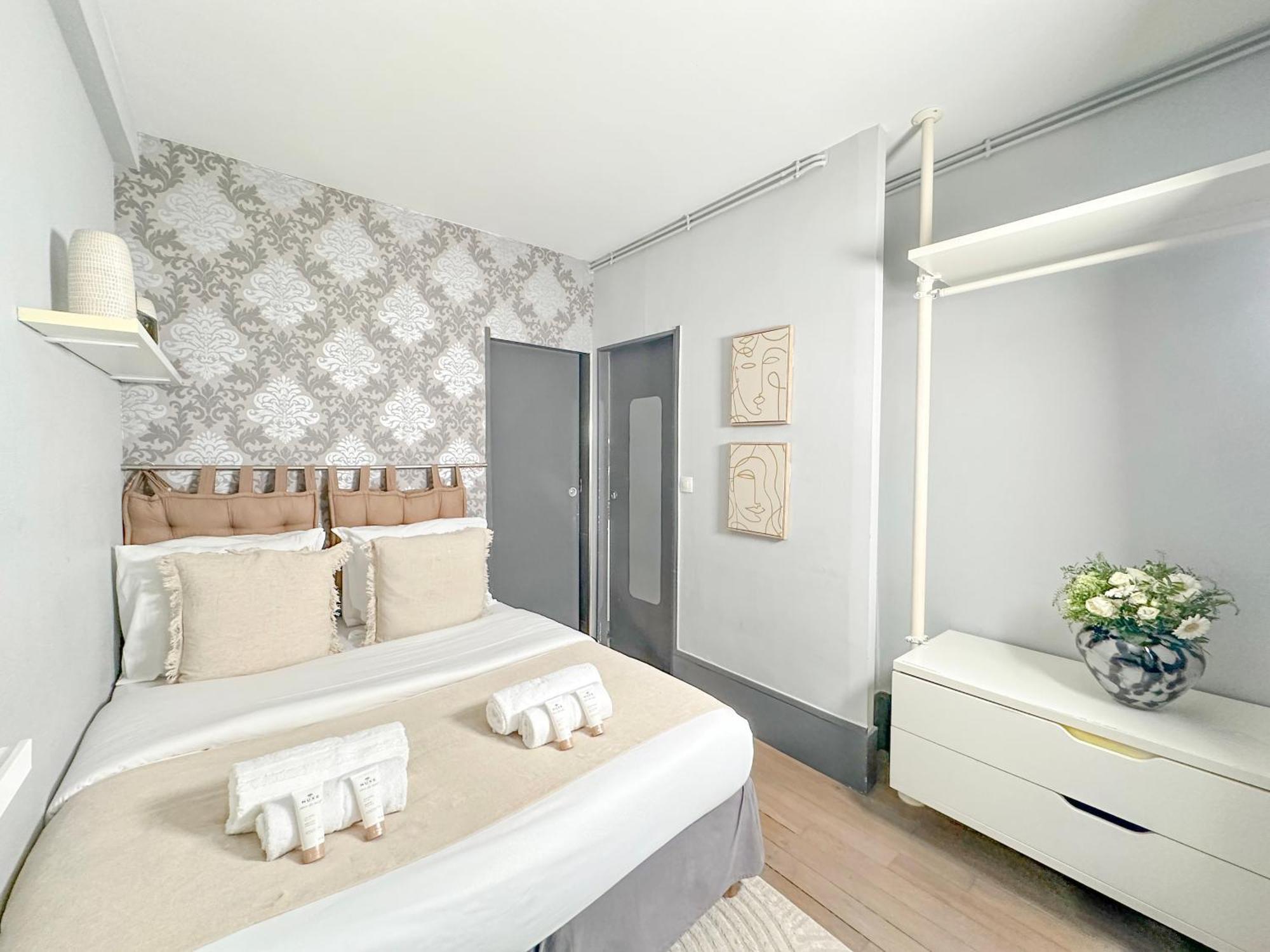 Stunning Apartment Near Eiffel Tower Paris Exterior photo