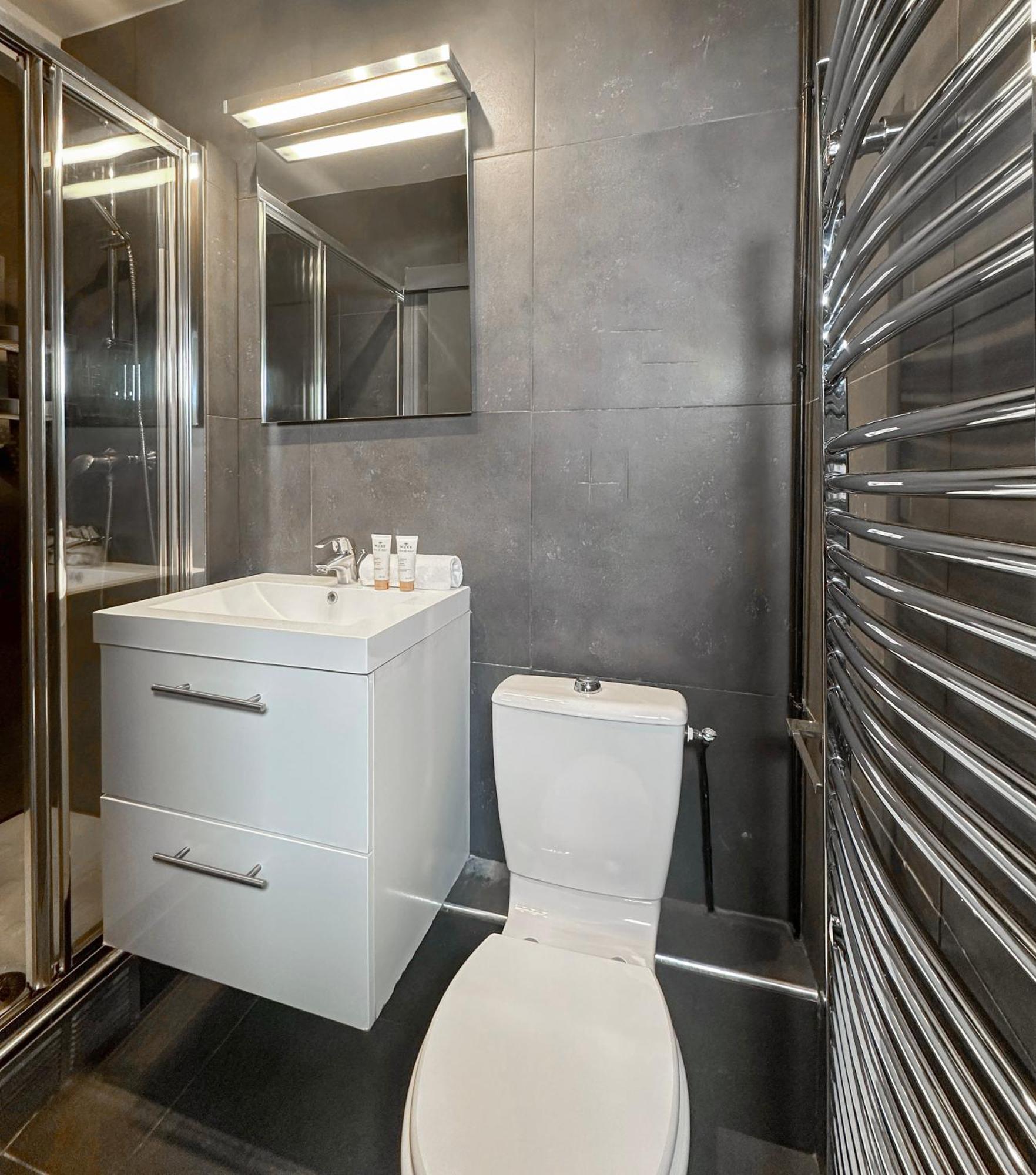 Stunning Apartment Near Eiffel Tower Paris Exterior photo